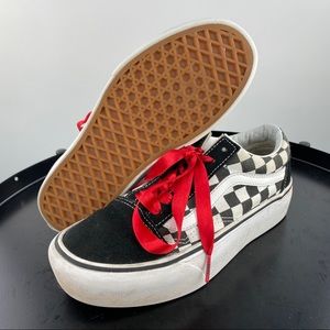 Vans Classic checker skate shoes SZ woman’s 6